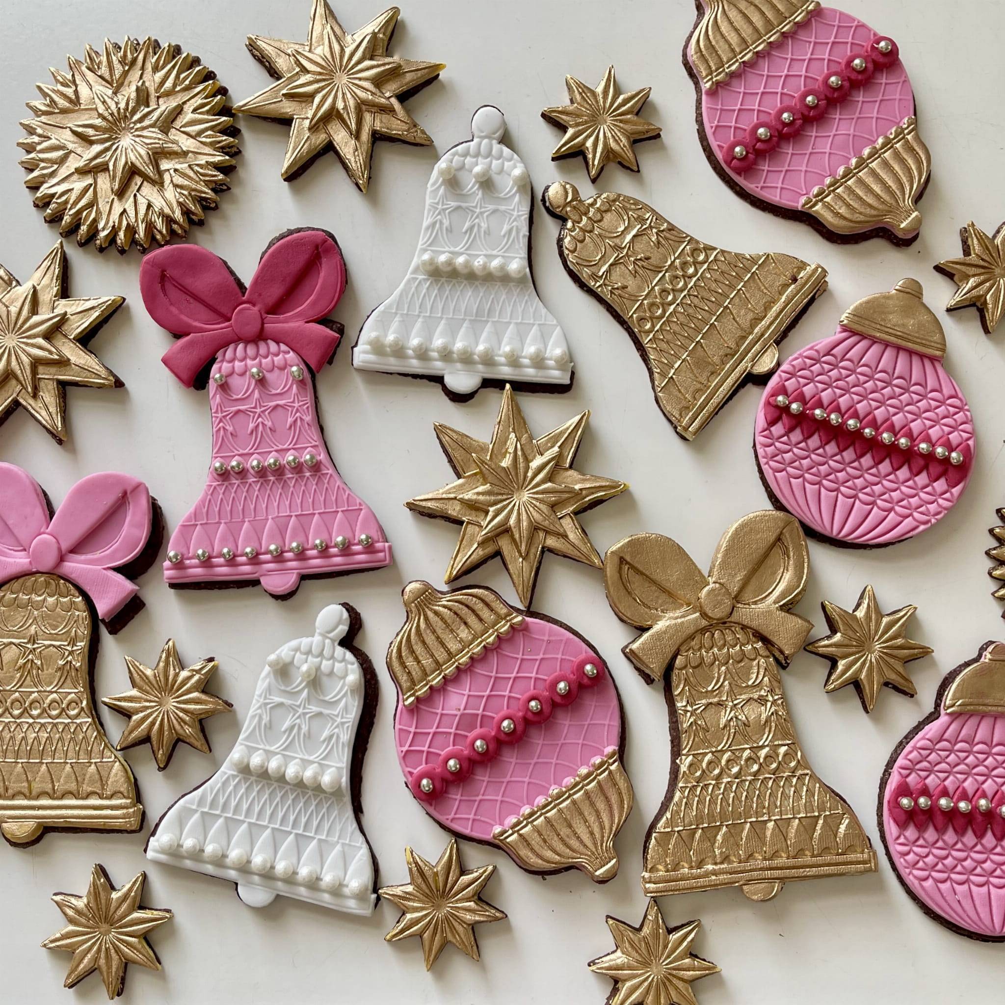 Ciasteczka na Święta dzwonki bombki 1 CIASTECZKA NA ŚWIĘTA DZWONKI BOMBKI