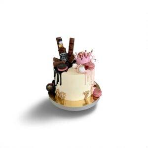 Tort urodzinowy z cukierni w Warszawie – ręcznie wykonany, dekoracyjny wypiek na każdą okazję