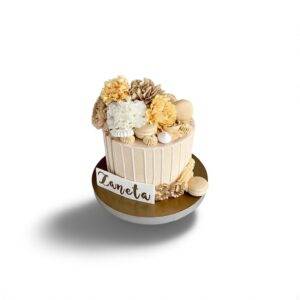 Tort bez lukru cielisty z goździkami